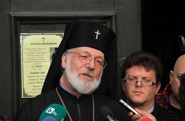 Епископ Тихон: Дядо Кирил е споделял в компании, че е бил заплашван