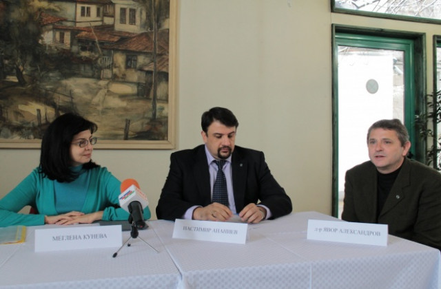 Меглена Кунева в Търговище: Движение България на гражданите залага на идеи, които работят