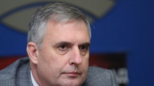 Калфин писа на Камерън за ограниченията за българи