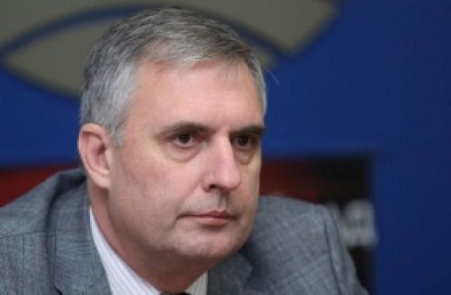 Калфин писа на Камерън за ограниченията за българи