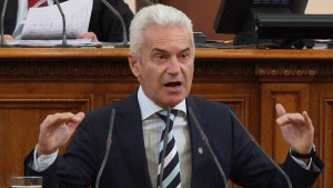 Внесоха сигнал за корупция срещу Плевнелиев и Лиляна Павлова
