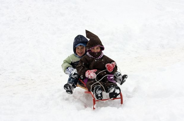 Снежно и студено през декември