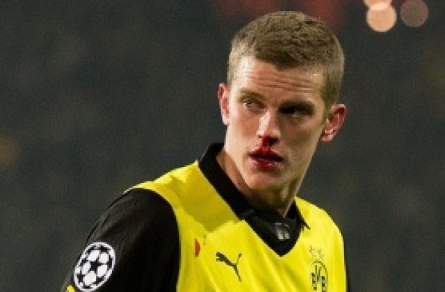 Разбитият нос на Бендер излезе скъпо на отговорника по екипите в Борусия