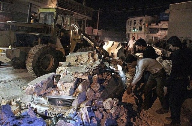 Седем загинали и 190 ранени при земетресението в Иран