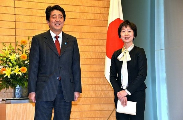 За пръв път в Япония жена става секретар на премиера