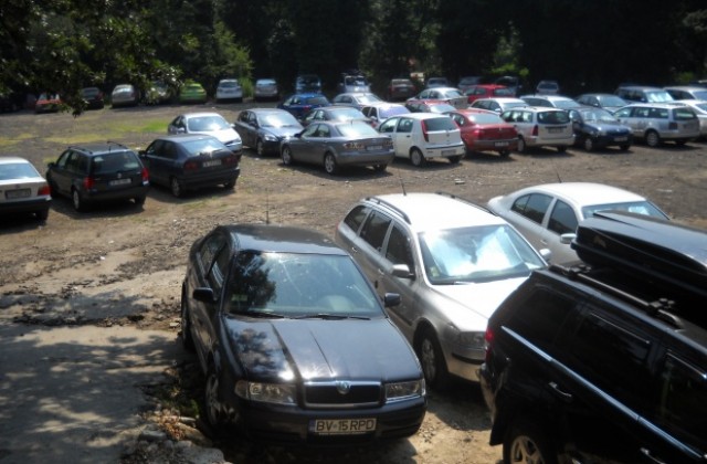 Изграждат паркинг за 150 коли във Варна