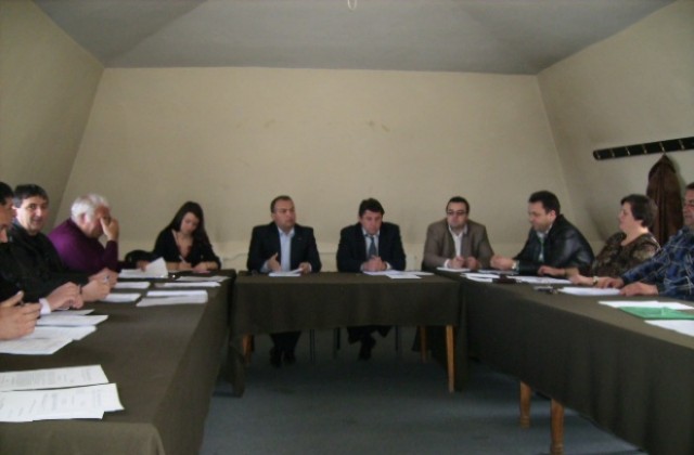 Дебати и размяна на реплики на сесията в Сапарева баня