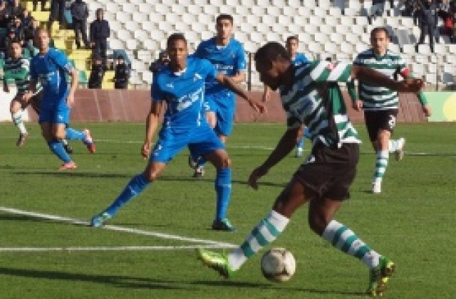 Гонзо и Черно море подчиниха Левски на „Тича“, сините пак са далеч от върха