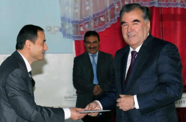 Президентът на Таджикистан назначи най-големия си син за главен митничар