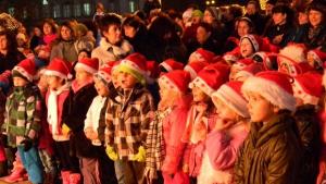 Велико Търново грейва празнично откриват коледния базар в парка