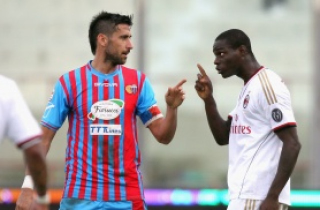 Балотели обвини футболист на Катания в расизъм