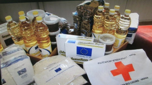 Раздават по 20 кг хранителни продукти от запасите на ЕС