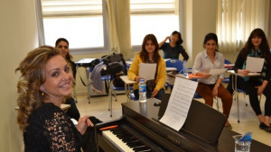 Наш асистент преподава български фолклор в Сюлеймания