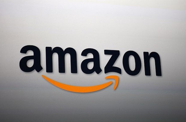 Amazon доставя пратки с безпилотни летателни апарати