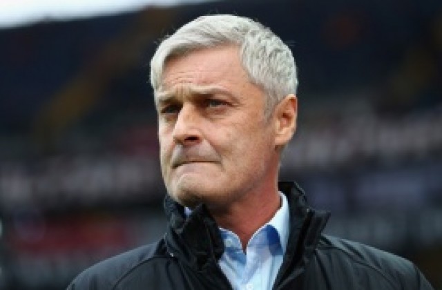 Треньорът на Франкфурт: Явно трябва да гръмнат някой от играчите ни, за да получим дузпа