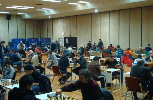 Над 100 души участваха в XIII турнир по ускорен шах