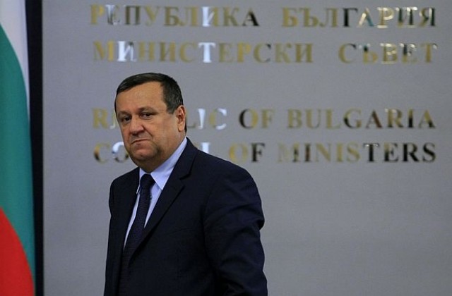 Министър Адемов: Социалните помощи не може да са абонамент и начин на съществуване