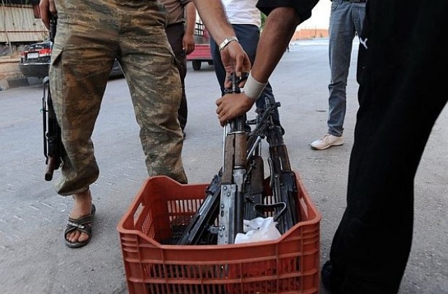 Сирийски екстремисти взеха заложници в манастир в християнски град