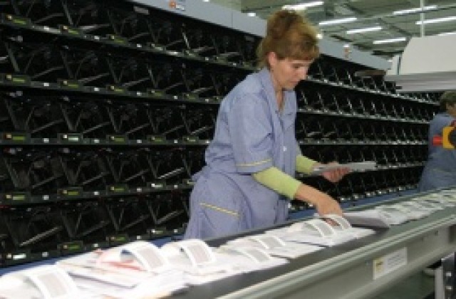 Пощите очакват ръст на пратки, колети и писма за Коледа