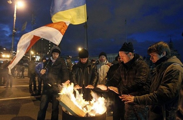 Участниците в протеста в Украйна се разотидоха, но обещаха да се върнат