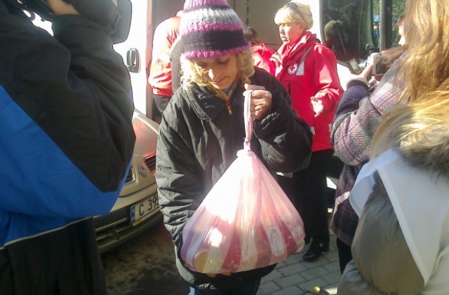 Над 70 бездомни получават безплатен обяд