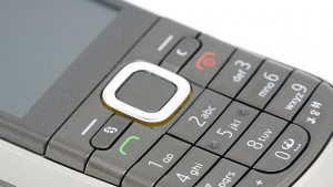 Дари стария си мобилен телефон и помогни на дете