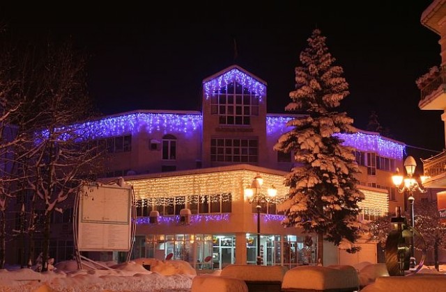 Дядо Коледа тръгва по домовете в Разлог