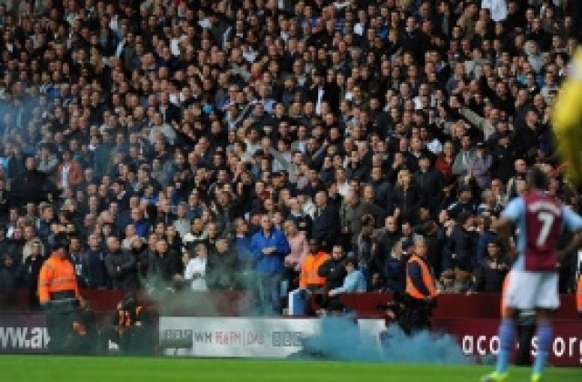 В Англия агитките ползват невръстни деца за пиротехнически „мулета“