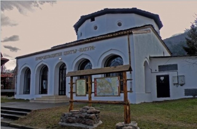 Благотворителна изложба и концерт във Враца