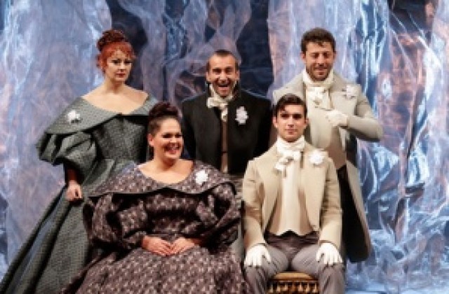 Продължават Коледните театрални седмици