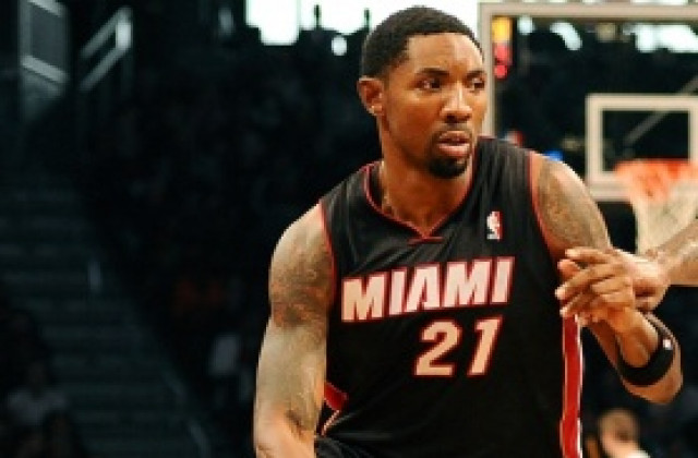 Четирима ограбиха играч от НБА в кафене