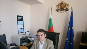 Три дами в конкуренция с Владислав Стойков и Валентин Златински