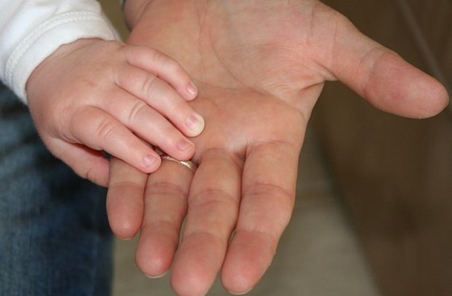 Американско семейство осинови болно момиченце от Русе