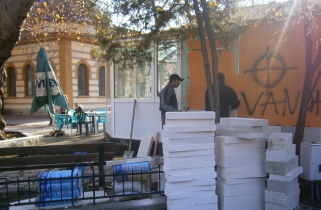 Крадци разбиха кафенето до Чифте баня