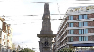 Намерена е една от откраднатите апликации от паметника на Левски