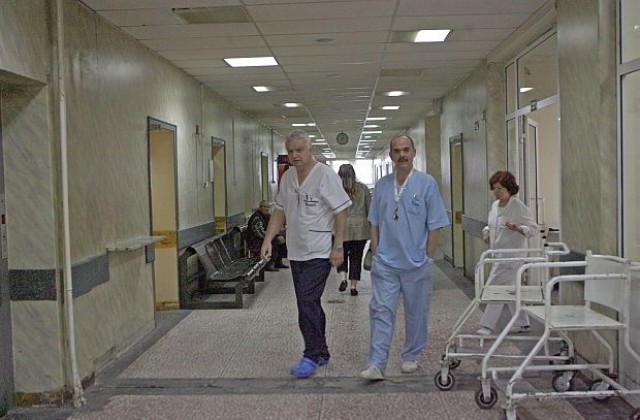 Расте броят на лекарите у нас, обслужват все по-малко хора