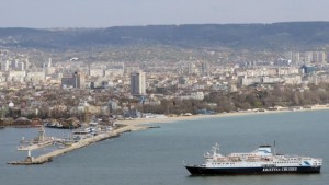 След 40 години католически храм отново отваря врати във Варна