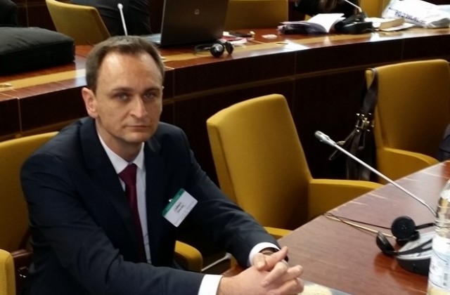 Валентин Ламбев участва в Световен форум за демокрация в Страсбург