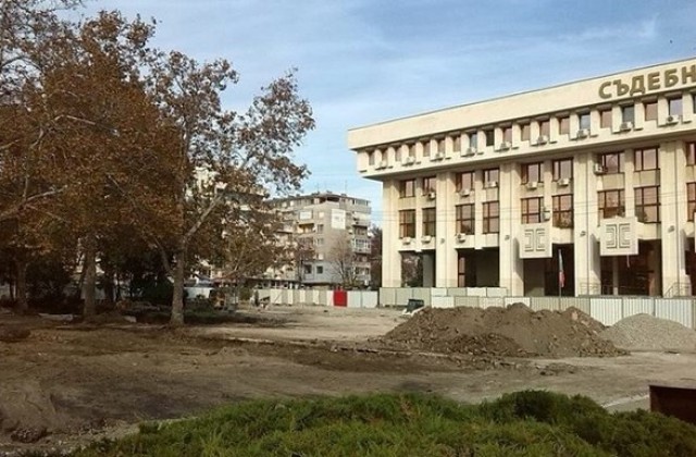 Бургаски плочки на Тройката, не турски