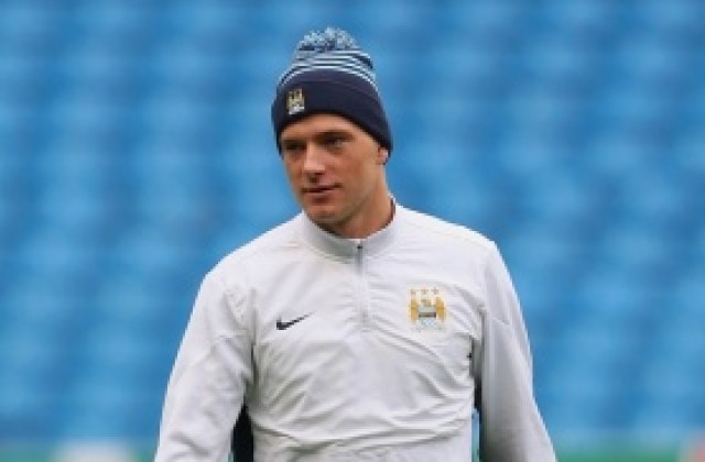 Швед от Сити заменя Бербатов във Фулъм