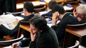 Трети ден депутатите обсъждат бюджет 2014