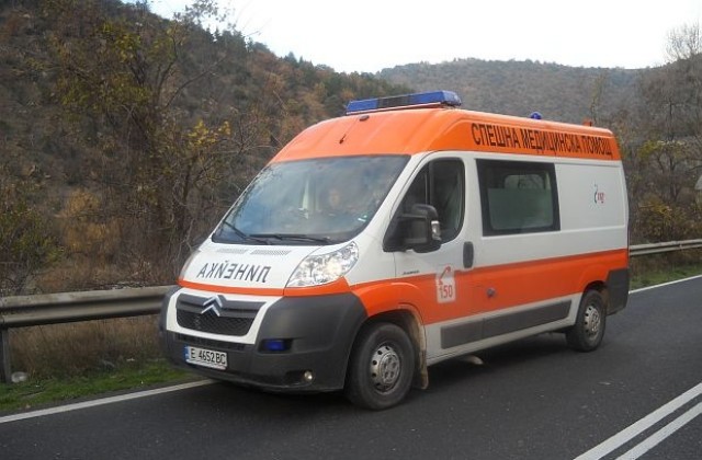 Шофьор се удари в ел. стълб