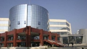Студенти хвърляха шапки
