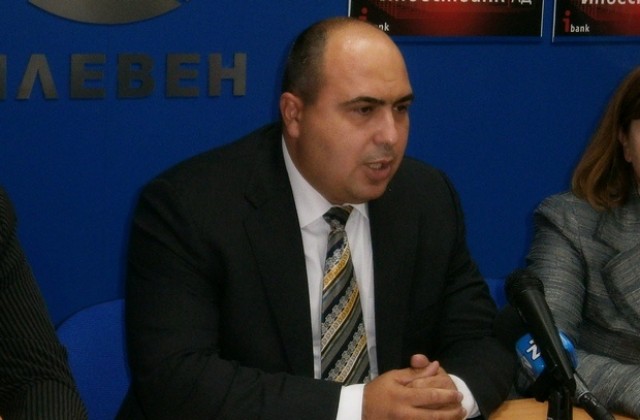 Владислав Николов се срещна с общинските структури на ГЕРБ в Левски и Кнежа