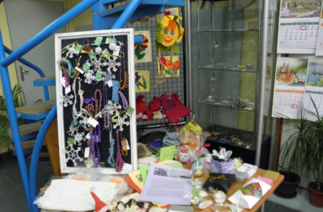 Откриха благотворителния базар