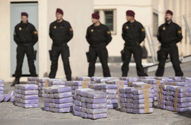 Испания залови над половин тон кокаин в Атлантика