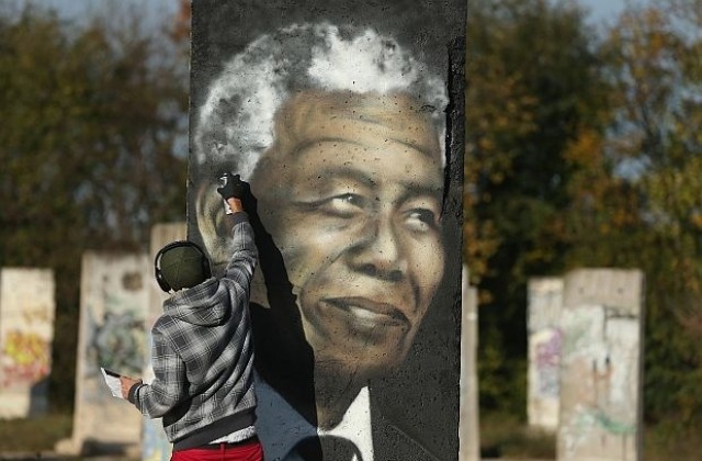 Български държавници почетоха Нелсън Мандела