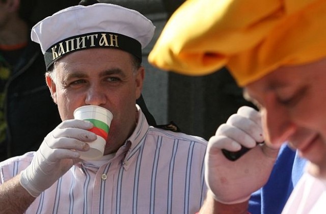 Над 1000 души празнуват имен ден в Кърджали