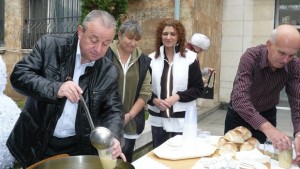 Ловешкият кмет раздаде рибена чорба на Никулден