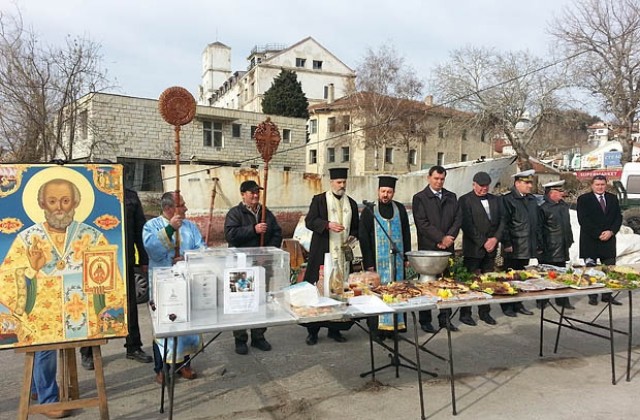 На Никулден в Балчик събраха средства за болния Никола